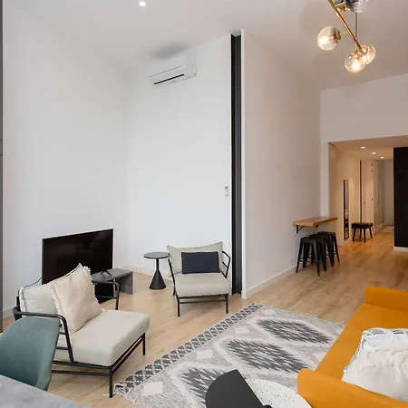 Liiiving In - Crystal Luxury