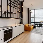 Liiiving In - Crystal Luxury * Oporto