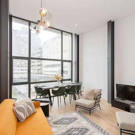 Liiiving In - Crystal Luxury *