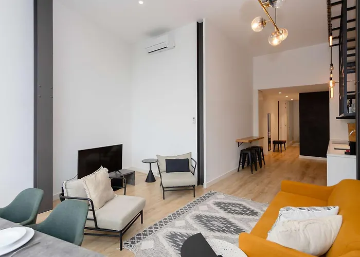 Liiiving In - Crystal Luxury