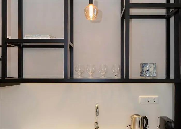 Liiiving In - Crystal Luxury