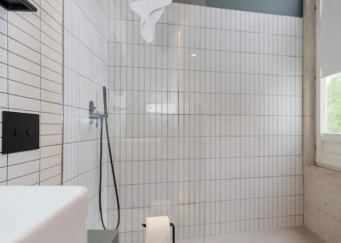 Liiiving In - Crystal Luxury