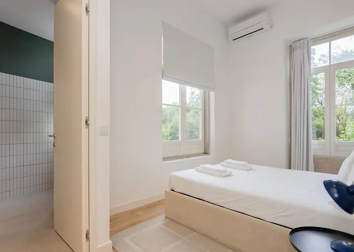 Liiiving In - Crystal Luxury *