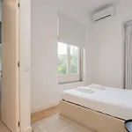 Liiiving In - Crystal Luxury *