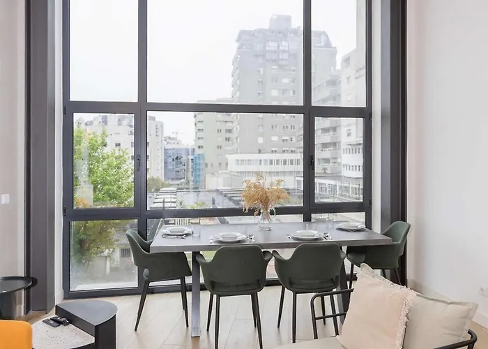 Liiiving In - Crystal Luxury *