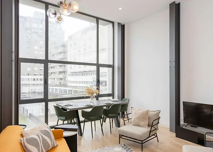 Liiiving In - Crystal Luxury *